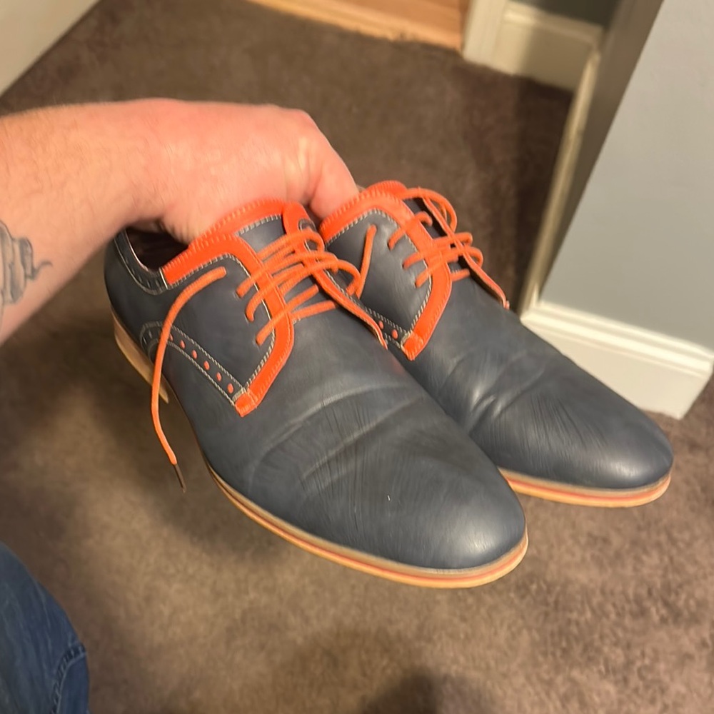 Men's Gray and Orange Dress Shoes
